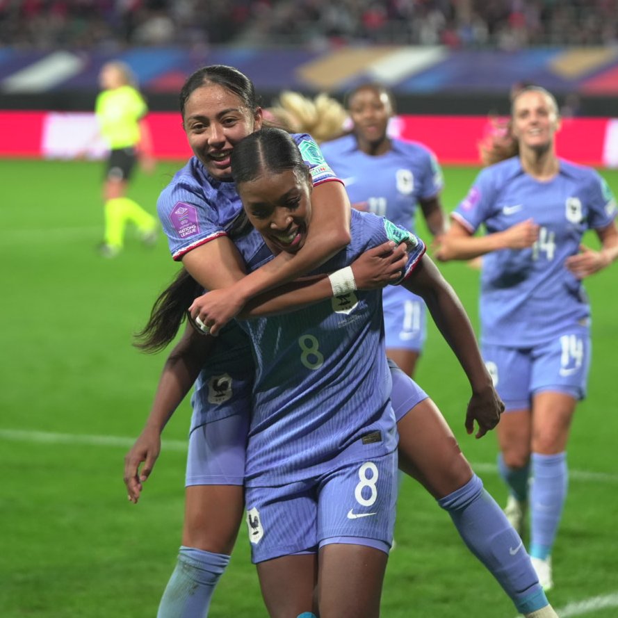 Bacha et Geyoro, buteuses du jour (twitter equipedefrancef) Bacha et Geyoro, buteuses du jour (twitter equipedefrancef)