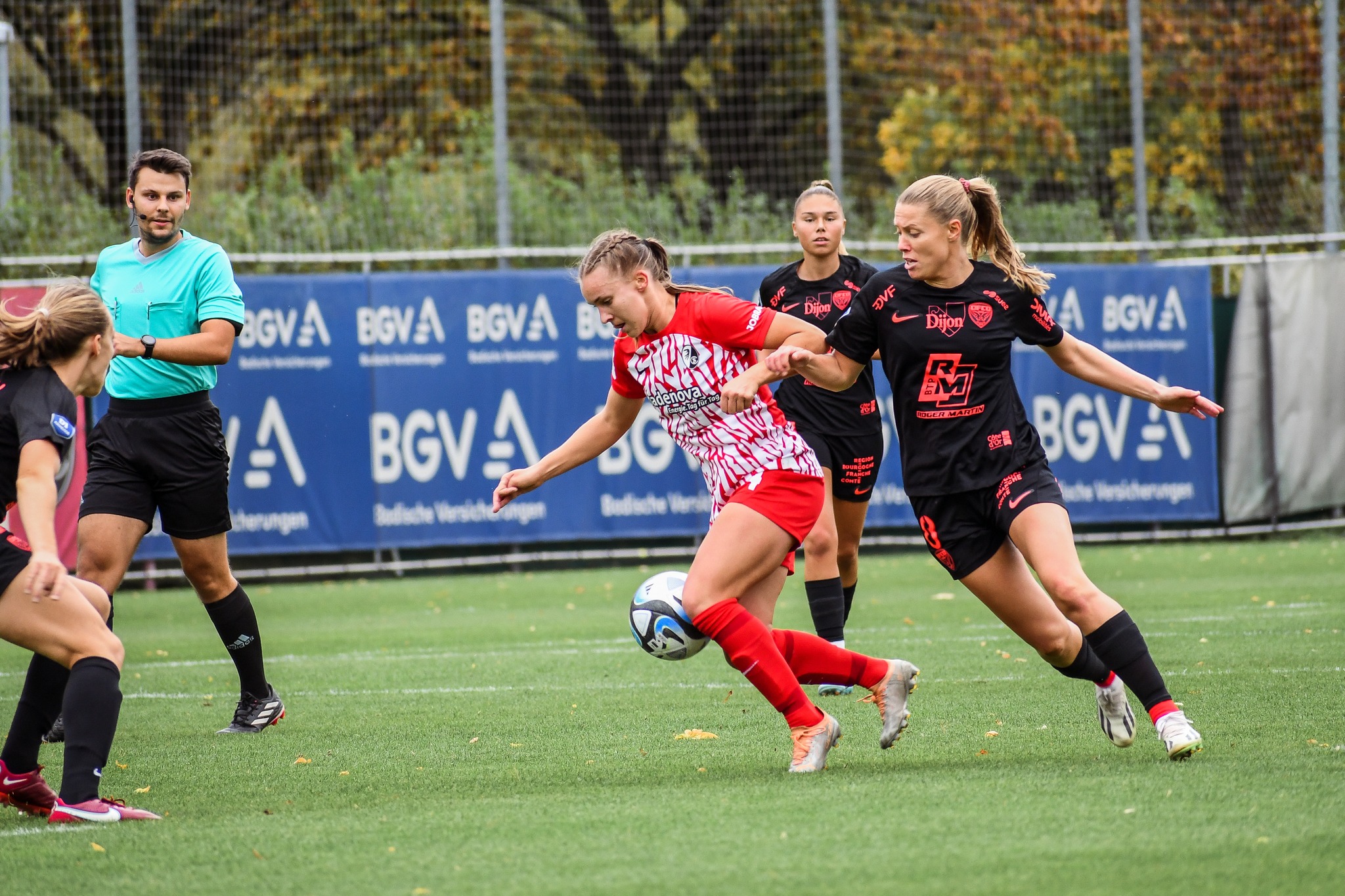 Léa Declercq à droite (photo SC Freiburg)