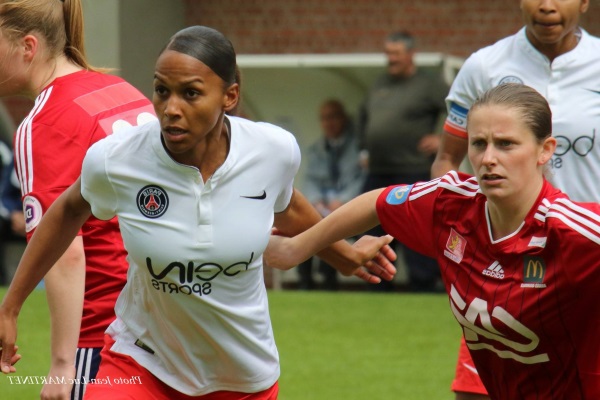 149e but en D1 pour Marie-Laure Delie qui disputait son 200e match à ce niveau (photo Jean-Luc Martinet) 149e but en D1 pour Marie-Laure Delie qui disputait son 200e match à ce niveau (photo Jean-Luc Martinet)