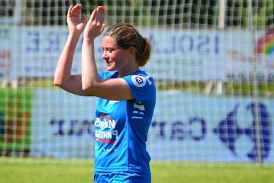 Pour son dernier match, Marina Pascaud a eu le droit à une haie d'honneur émouvante (photo Alain Morel)