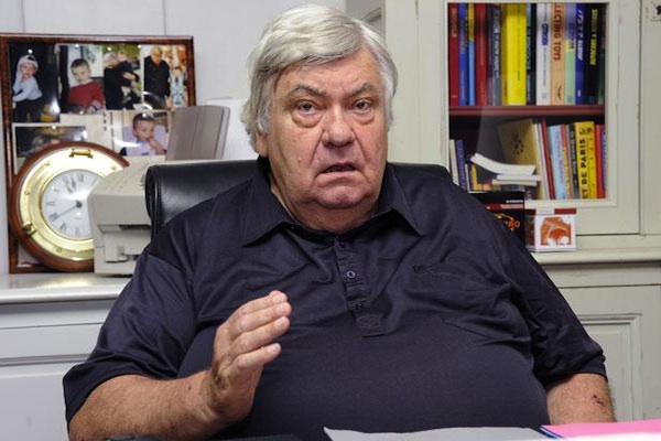 "Loulou" Nicollin, le dernier président "à l'ancienne" du football français. "Loulou" Nicollin, le dernier président "à l'ancienne" du football français.