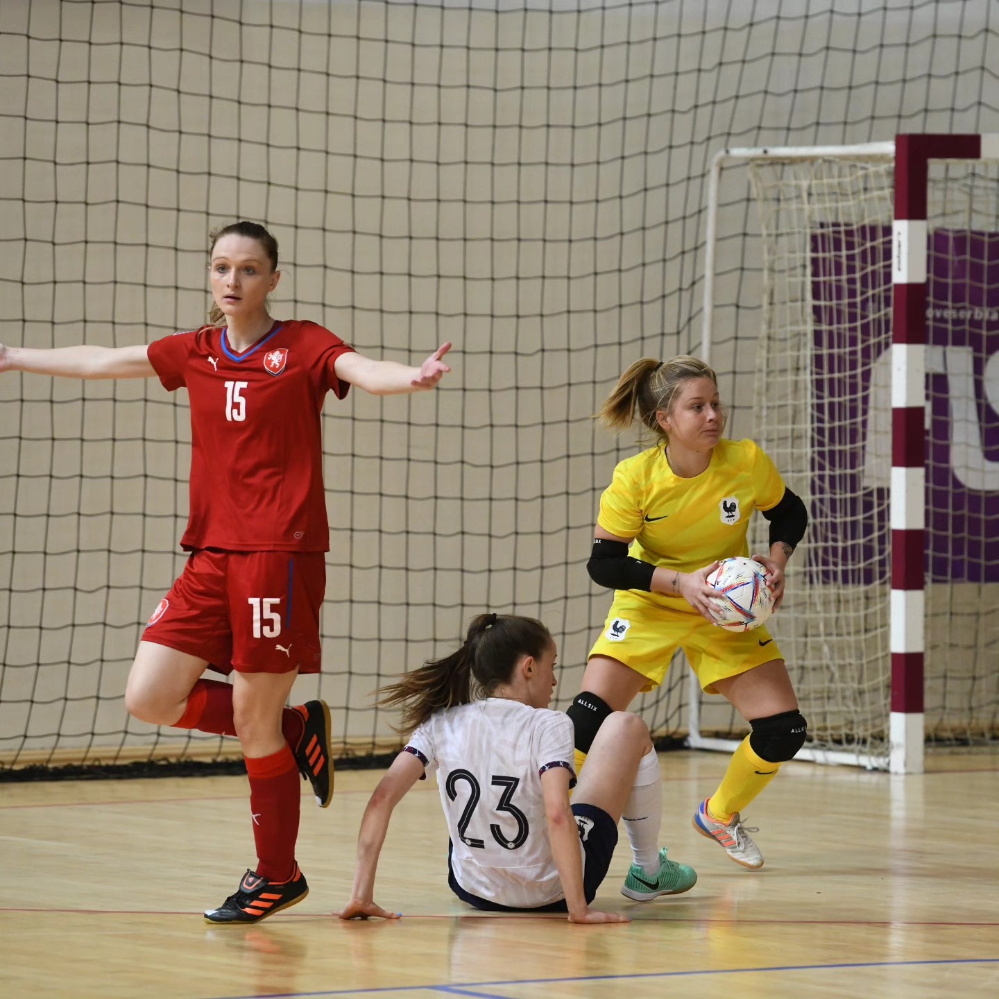 Gaëlle Bisson a réalisé 9 arrêts (photo facebook Futsal Love Serbia)