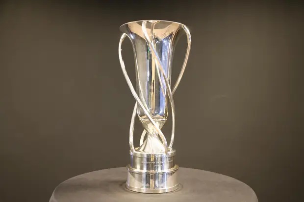 Le trophée de la D1 Arkema (photo FFF)