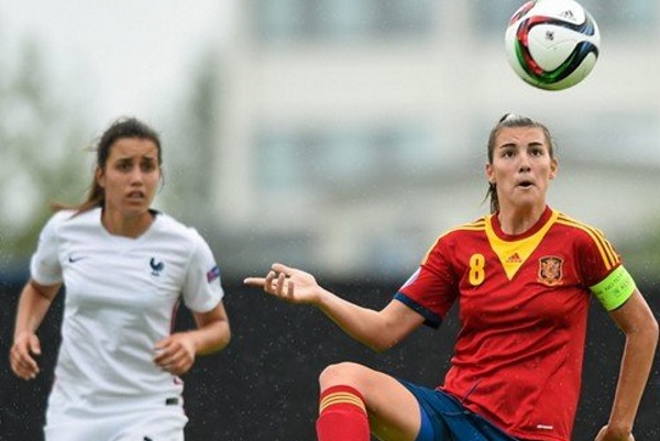Inès Boutaleb et Patricia Guijarro ont manqué leur tir au but (photo UEFA.com)