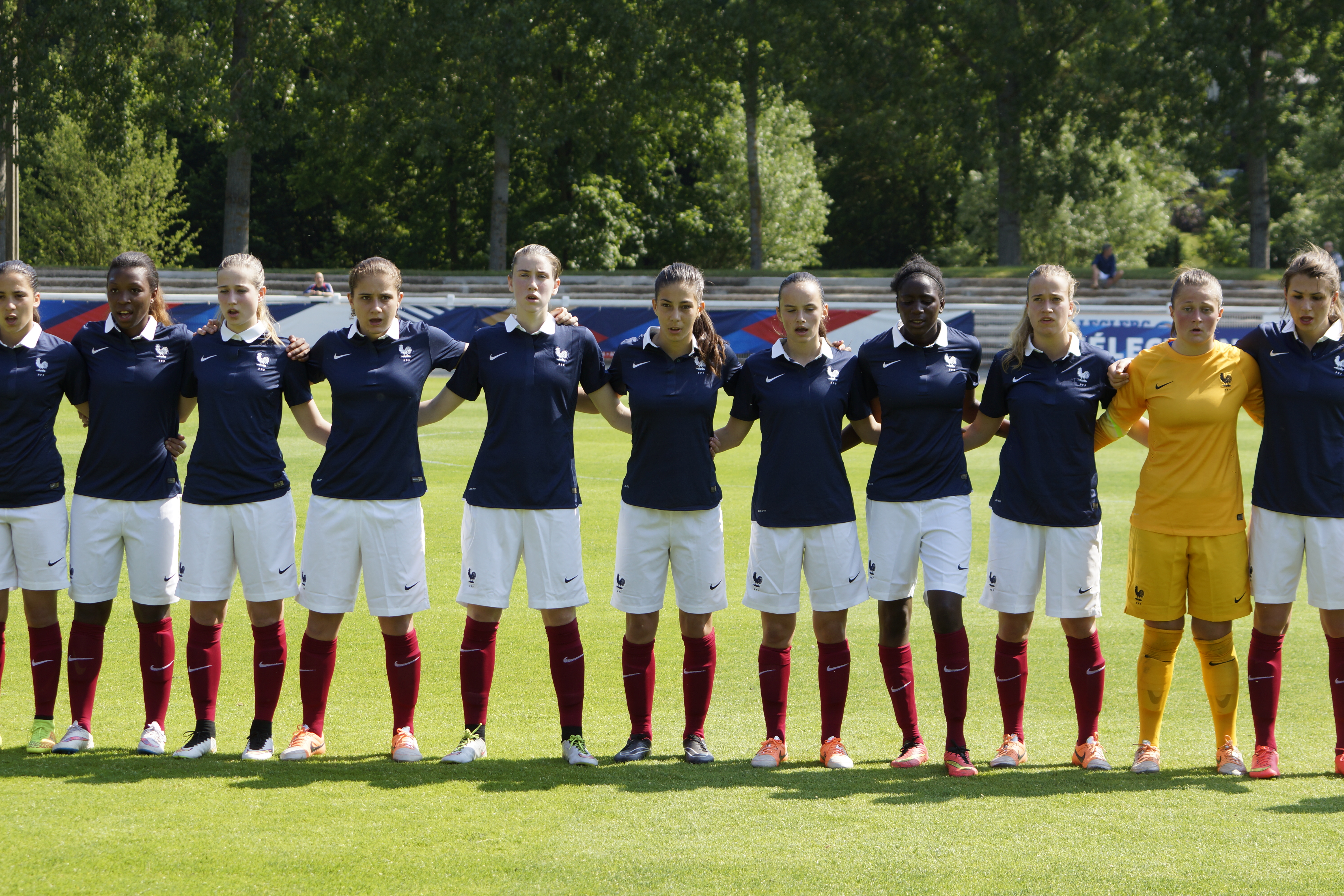 La France lors du dernier match face à l'Angleterre à Chartres (photo Sébastien Duret) La France lors du dernier match face à l'Angleterre à Chartres (photo Sébastien Duret)
