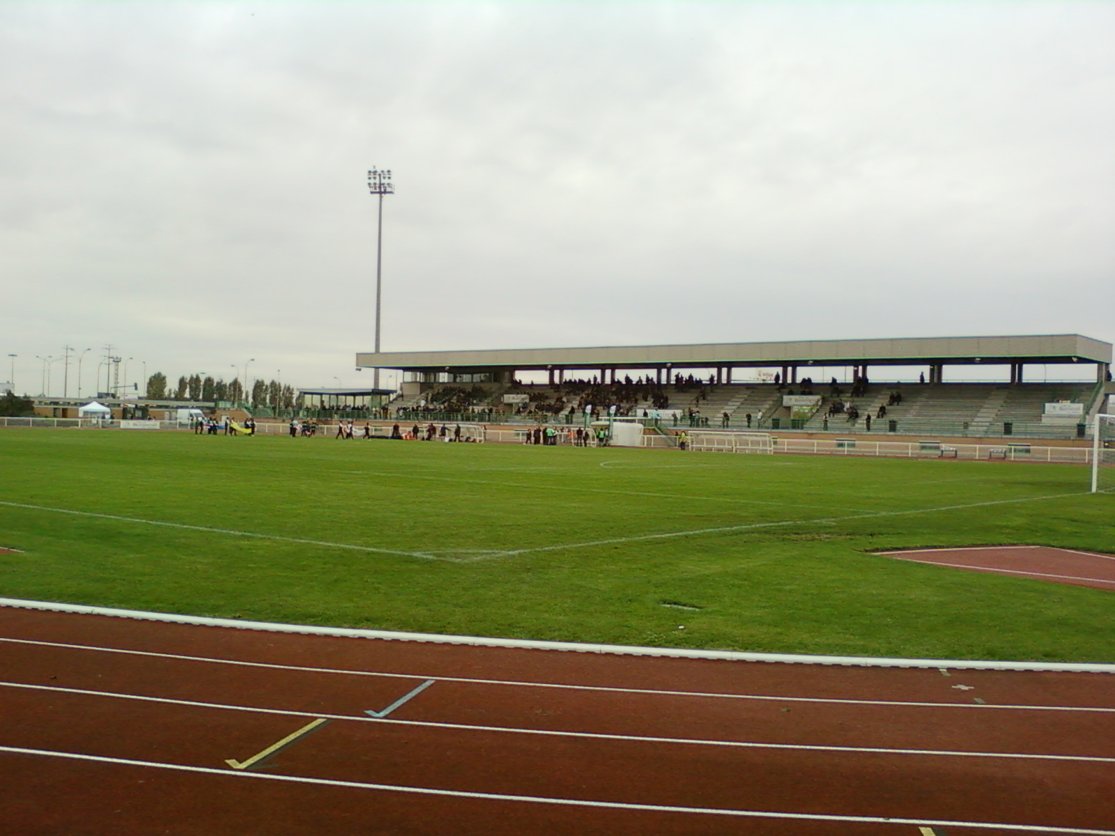 Le stade Léo Lagrange a aussi accueilli les Bleues en 2003 face à l'Islande (photo DR)