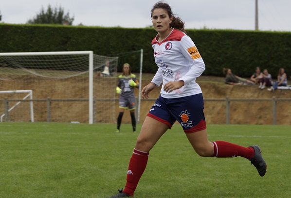 Aline Liaigre de retour sur les pelouses de D1 (photo Sébastien Duret)