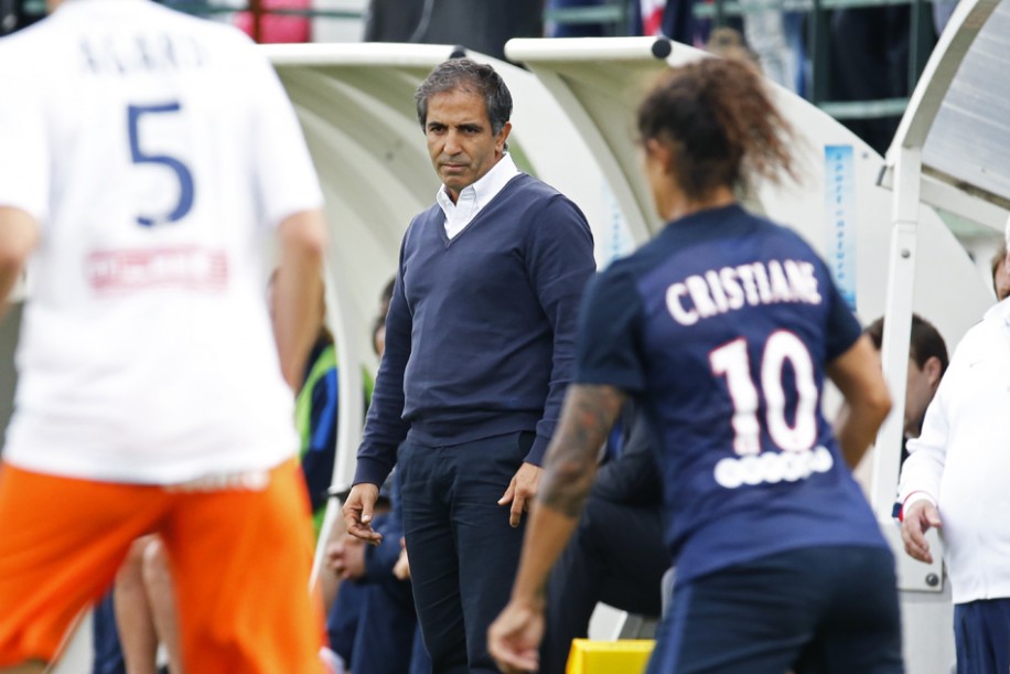 Farid Benstiti, impuissant face au bloc adverse (photo PSG.fr)