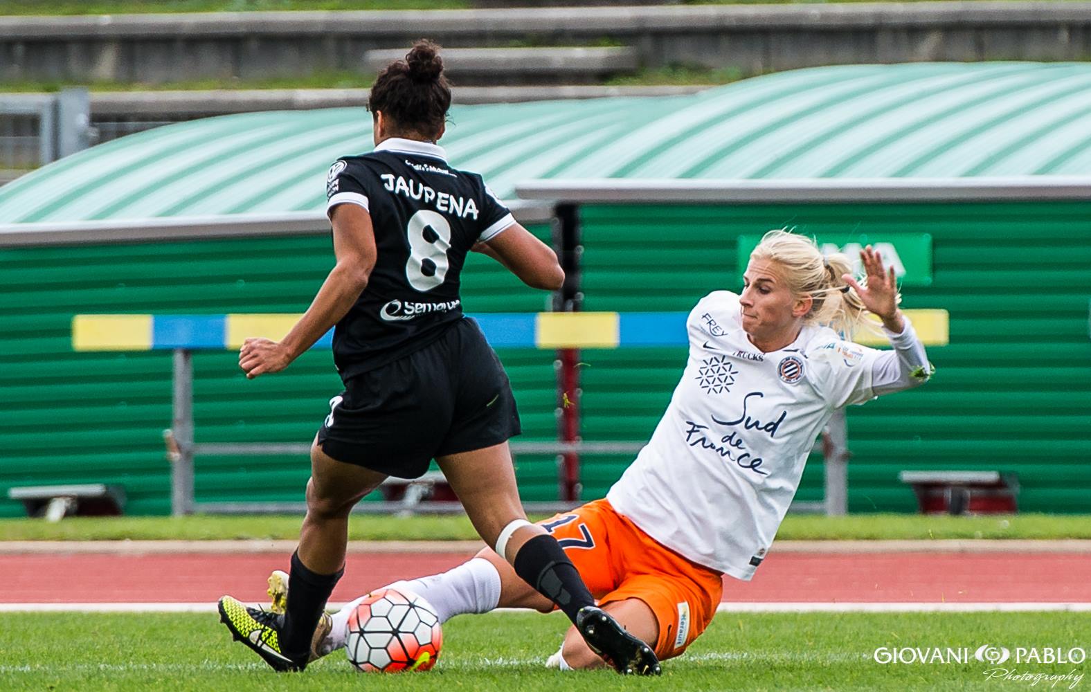 Jakobsson marque mais défend aussi comme face à Jaurena (photo Giovani Pablo)