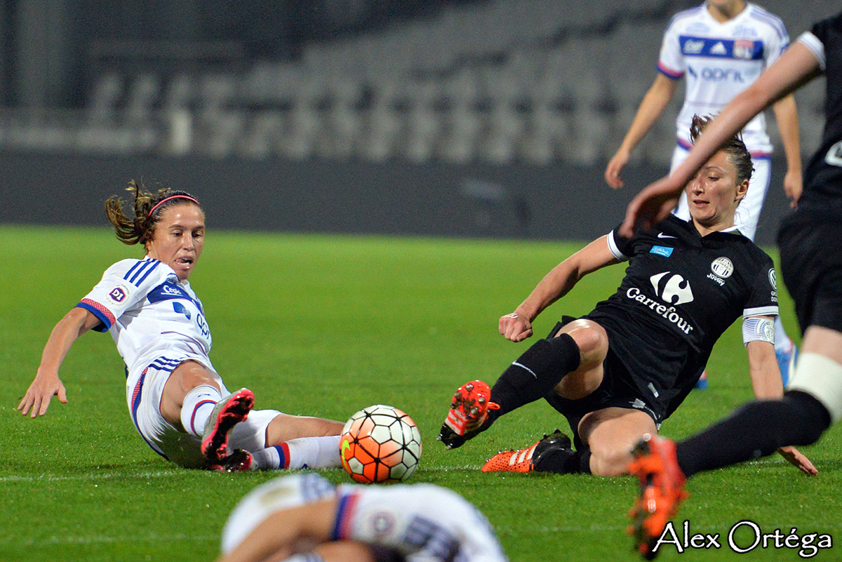 Duel Abily - Thiney (photo Le Progrès)
