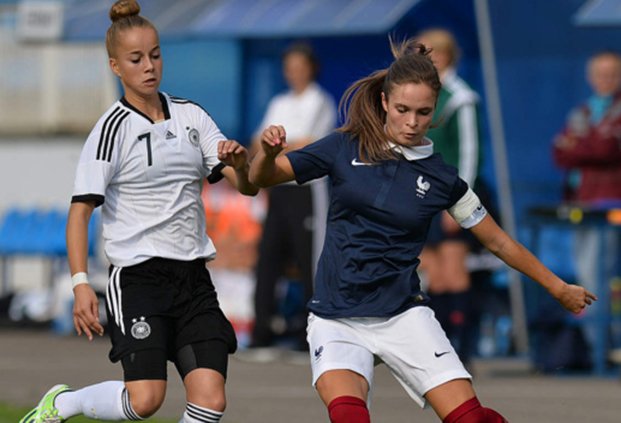 Nouveau match pour les Françaises, ici Tess Laplacette, face à l'Allemagne (photo DFB)