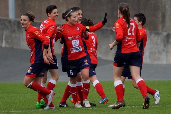Ripoche au centre a ouvert le score (photo Sébastien Duret)