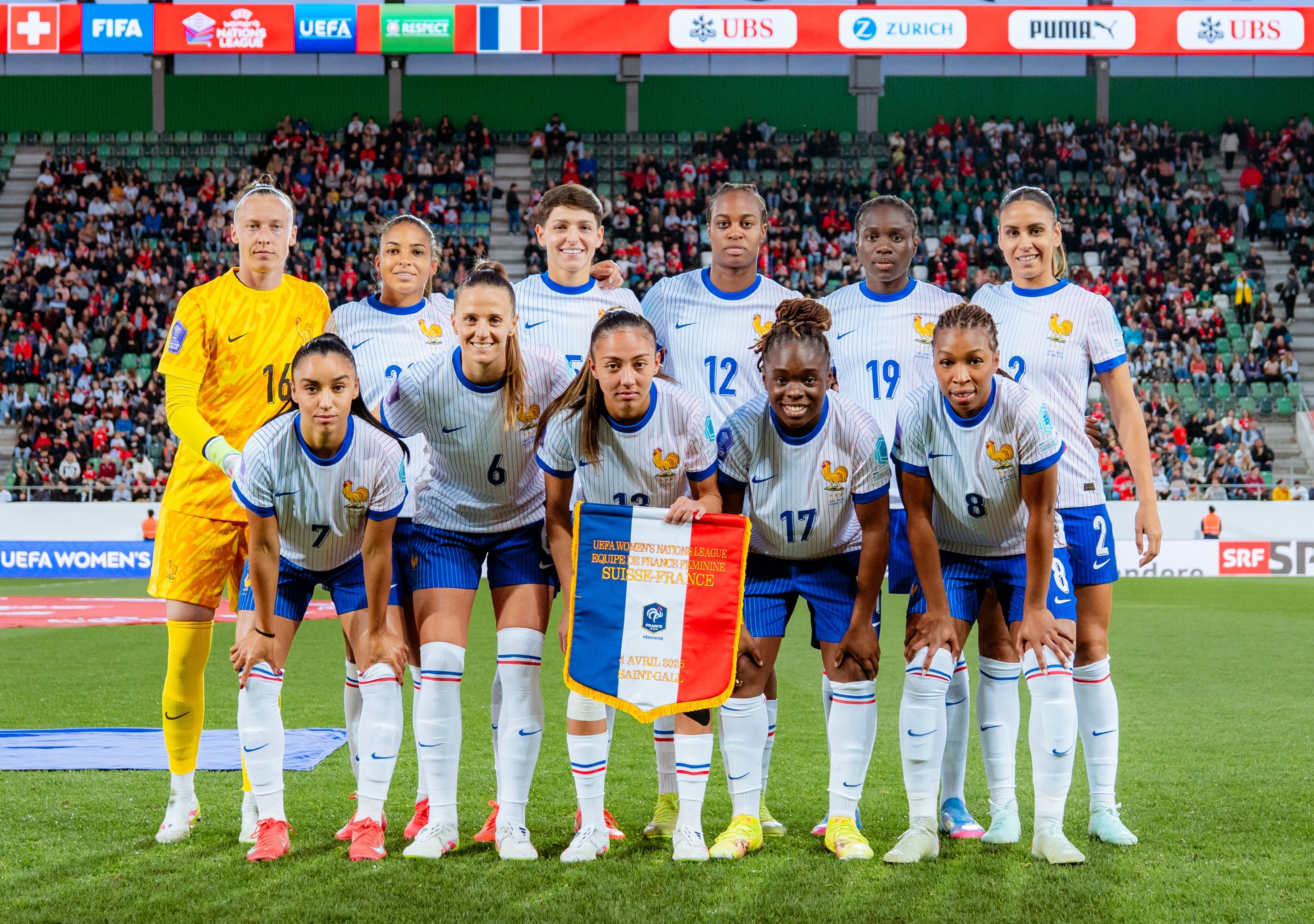 Bleues - La FRANCE passe la troisième Bleues - La FRANCE passe la troisième
