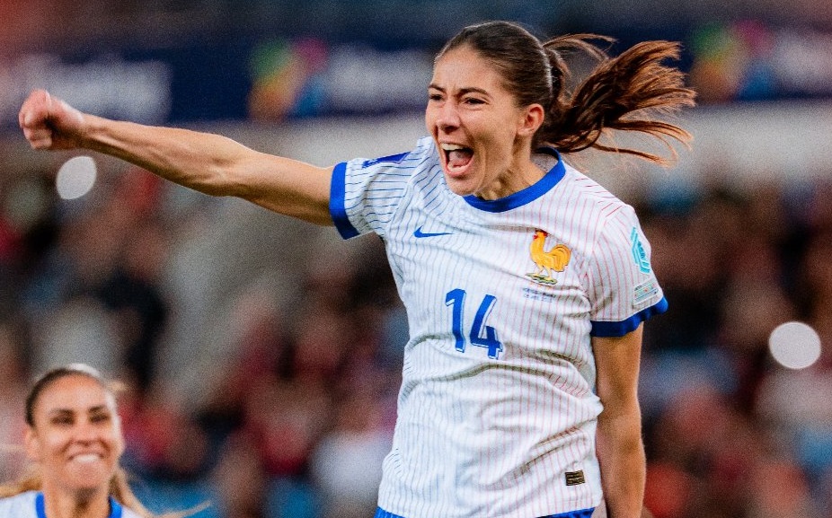 La joie de Mateo, buteuse sur son premier ballon (photo @equipedefrancef) La joie de Mateo, buteuse sur son premier ballon (photo @equipedefrancef)