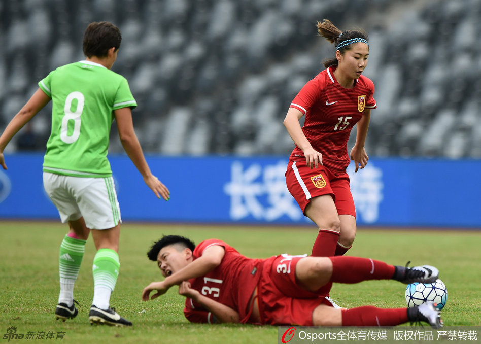 Match lors du premier match entre la Chine et le Mexique au tournoi de Shenzhen Match lors du premier match entre la Chine et le Mexique au tournoi de Shenzhen