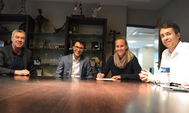 D1 La Danoise Line Roddik HANSEN signe à LYON