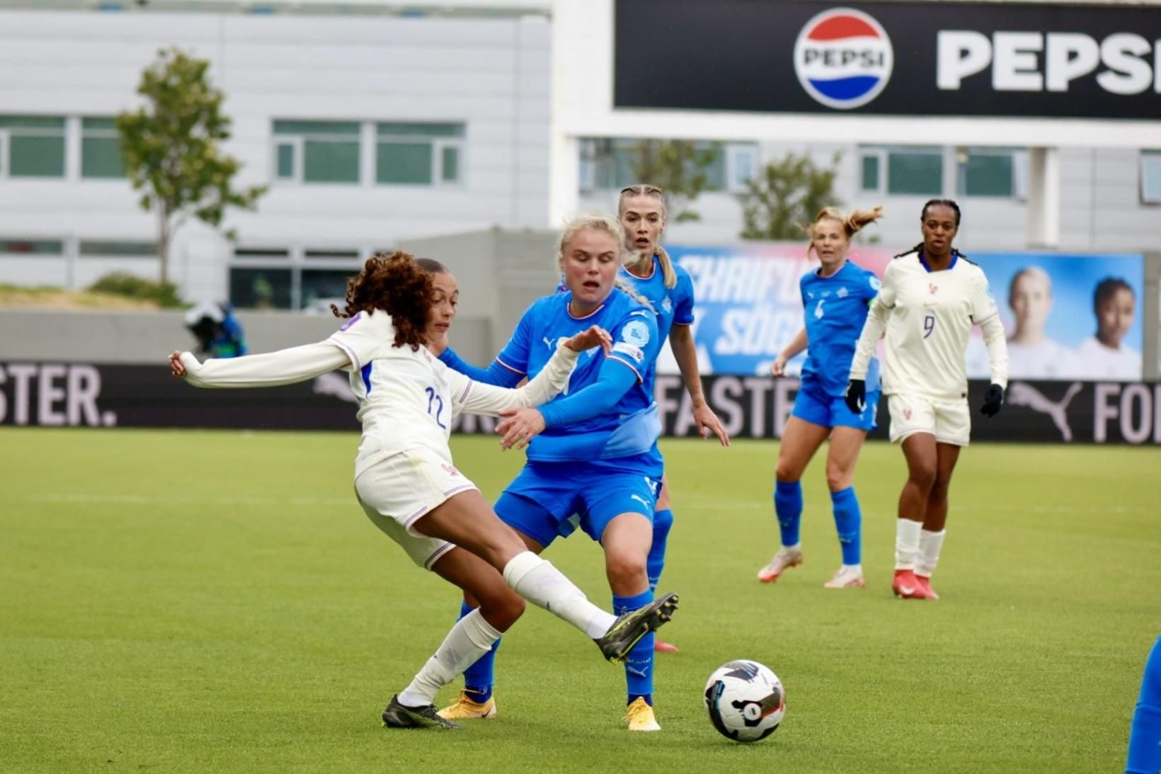 Kessya Bussy était titularisée (photo MBL)