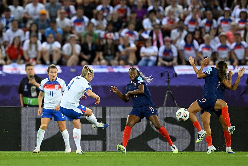 Le but de Keira Walsh en fin de match (photo UEFA.com)