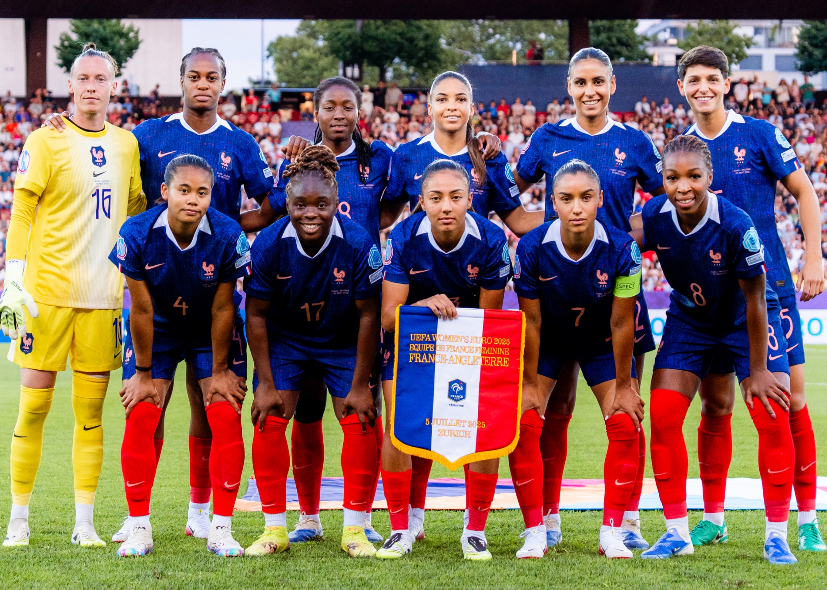 Bleues - La FRANCE fait tomber le tenant du titre anglais