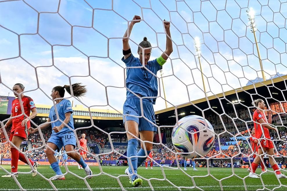 100e but en sélection pour Vivianne Miedema (photo UEFA.com)