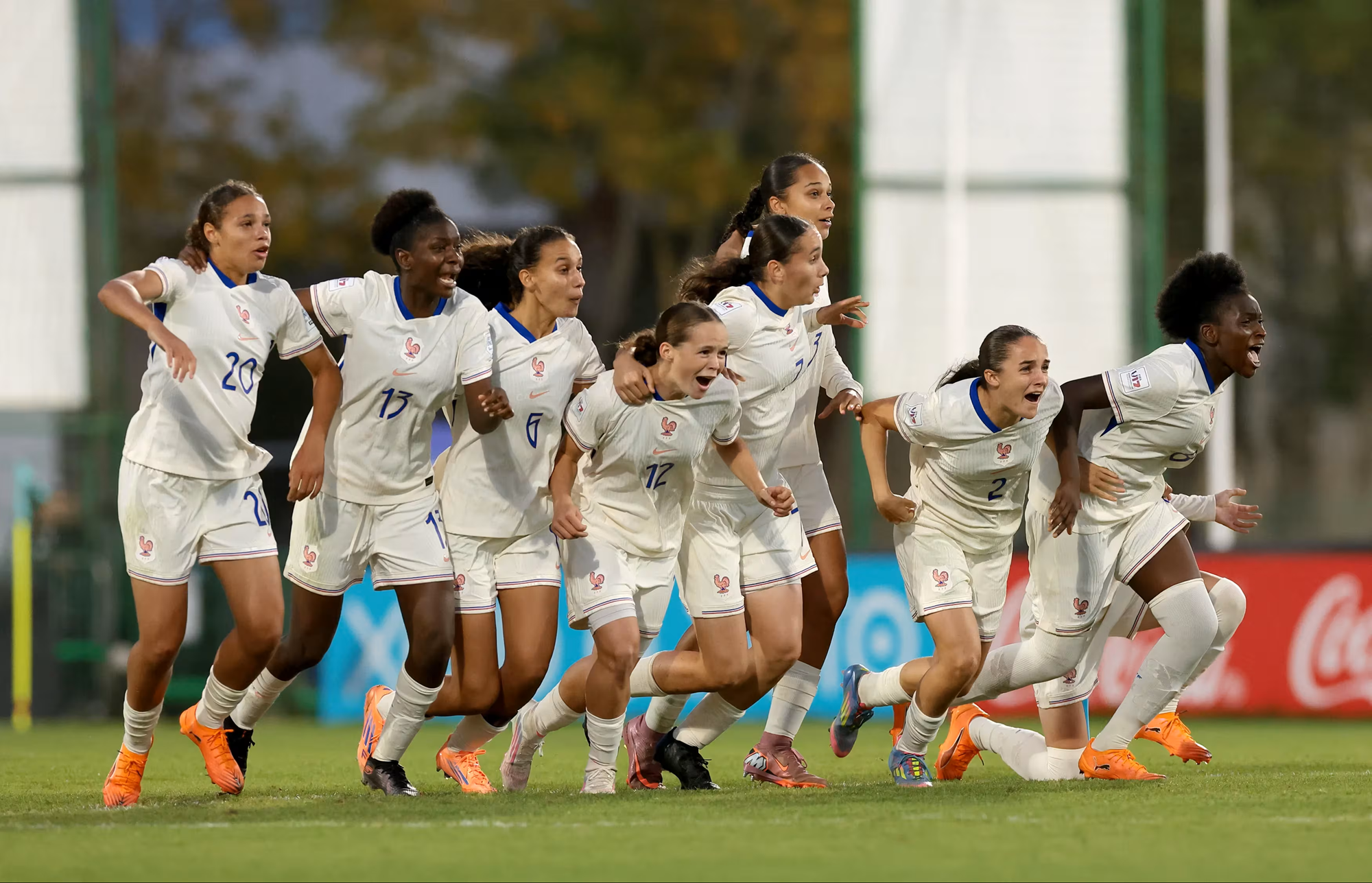 La joie tricolore après le tir décisif de Fathallah (photo FIFA.com) La joie tricolore après le tir décisif de Fathallah (photo FIFA.com)