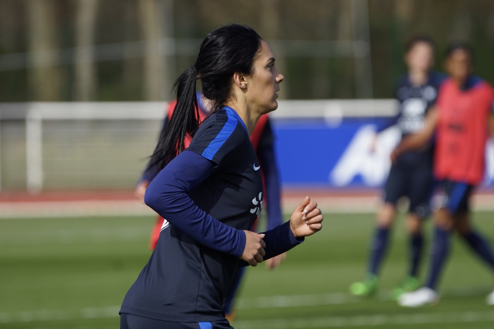 Louisa Necib (photo Sébastien Duret)