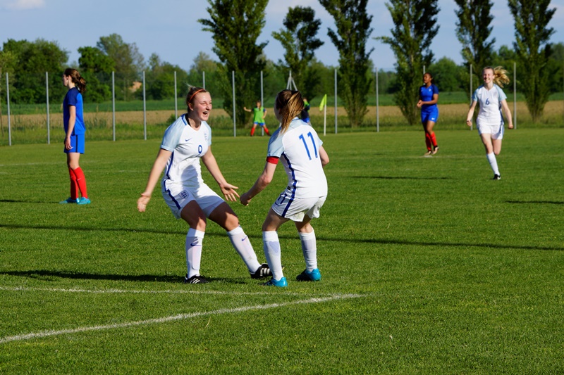 La joie des Anglaises Douglas et Hemp (photo Sébastien Duret) La joie des Anglaises Douglas et Hemp (photo Sébastien Duret)