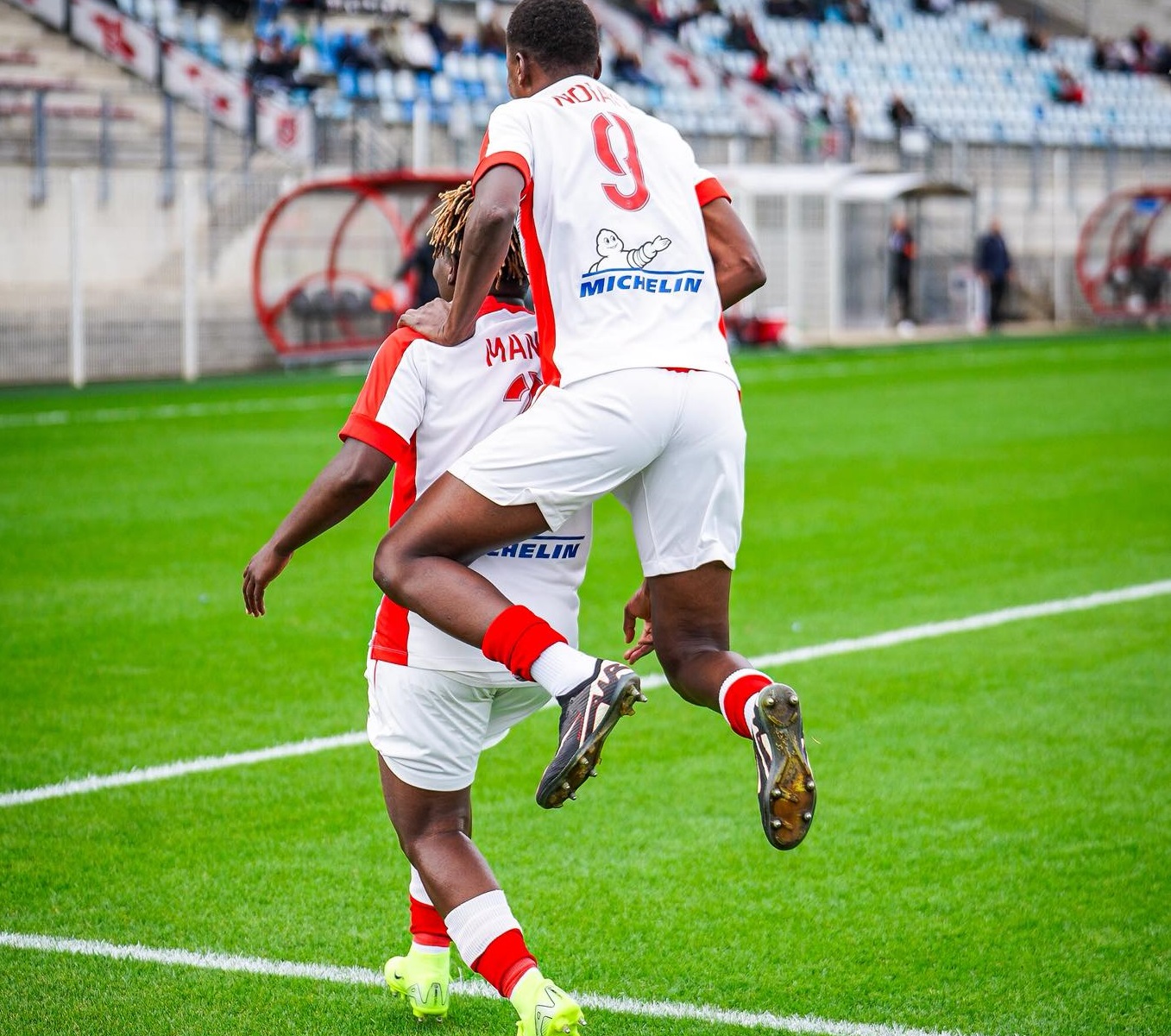 D3 - Groupe A - J13 : BOURGES se rapproche de ROUBAIX WERVICQ