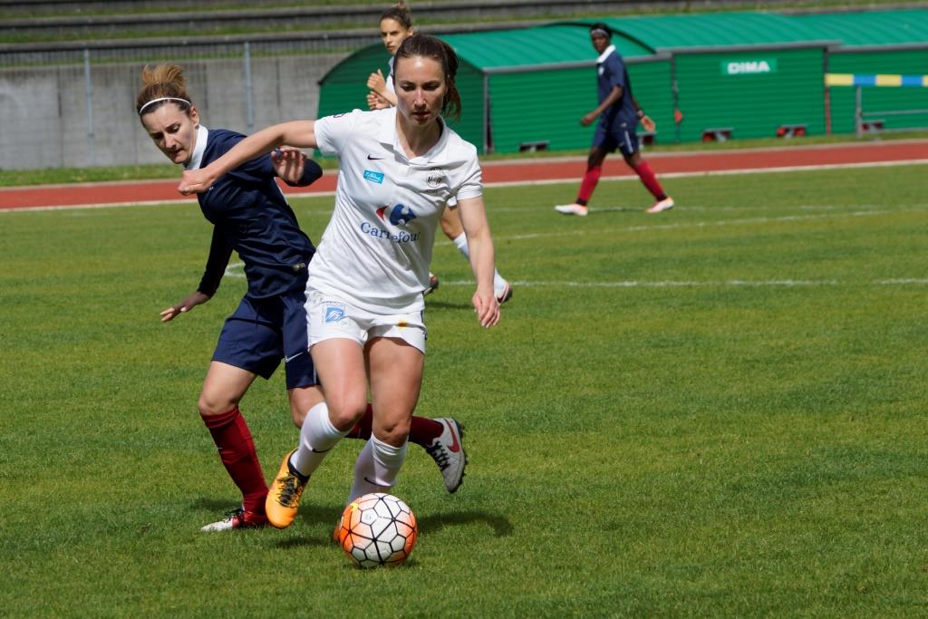 Thiney devant Cugat (photo Sébastien Duret) Thiney devant Cugat (photo Sébastien Duret)