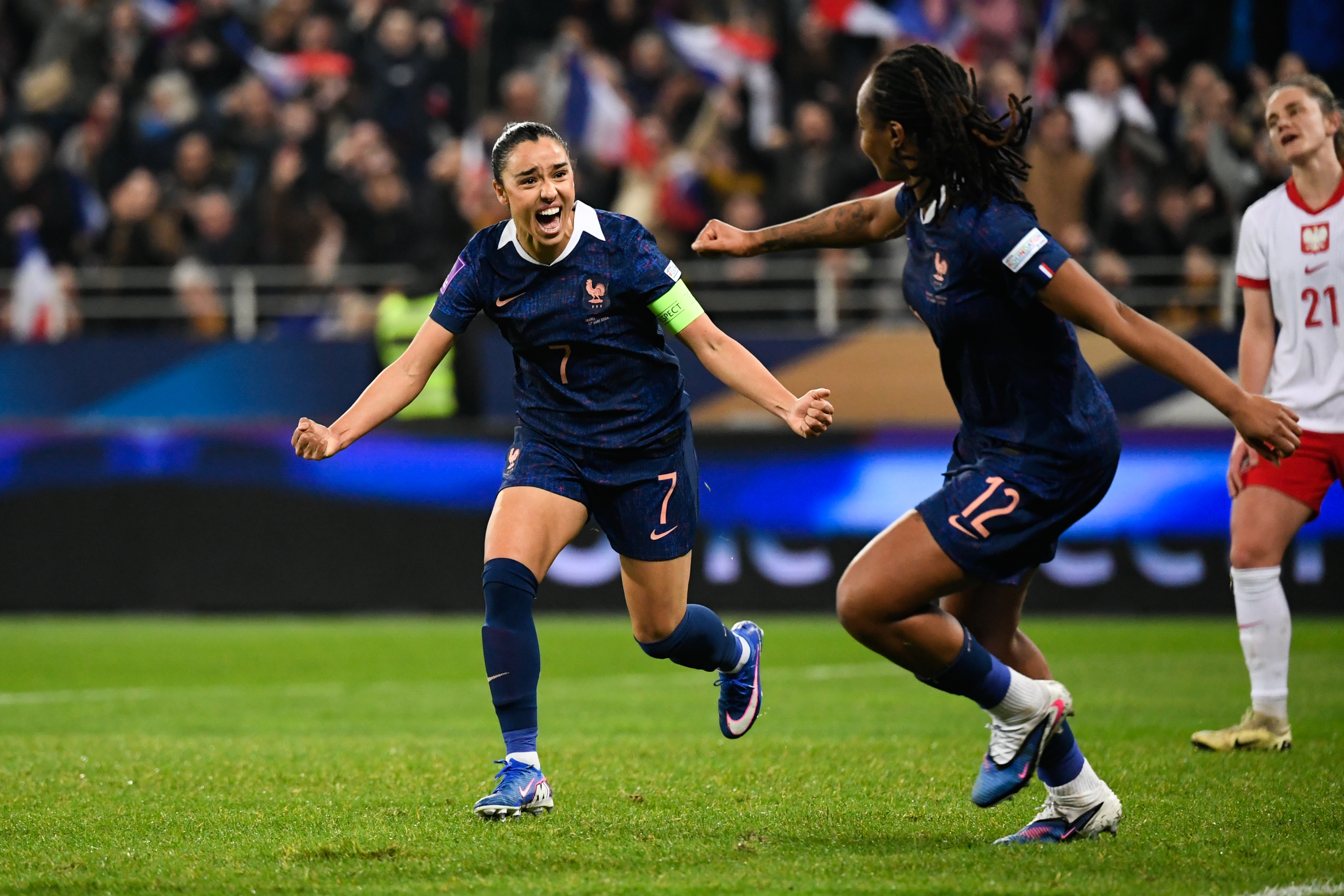 La capitaine Karchaoui et Katoto ont grandement contribué au succès tricolore (photo FFF.fr)