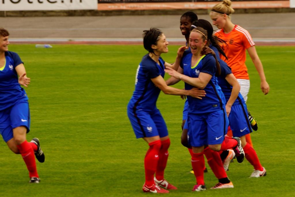 Les Françaises ont ouvert le score précocément par Julie Machart ! (photo Sébastien Duret)