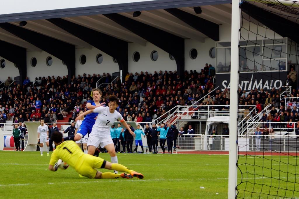 Une tribune bien garnie (photo Sébastien Duret) Une tribune bien garnie (photo Sébastien Duret)