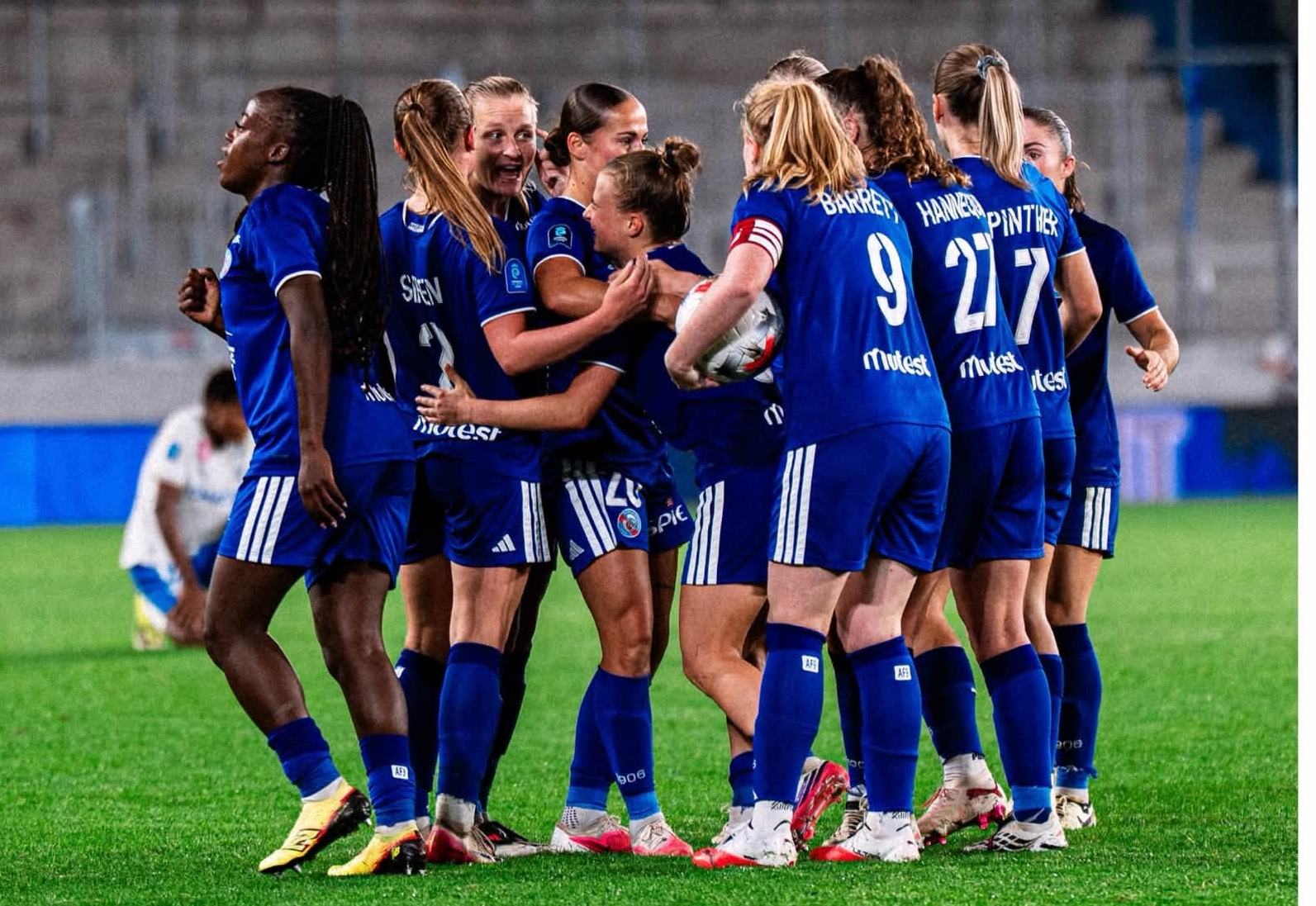 Première Ligue - J4 : OL LYONNES et PSG poursuivent leur sans-faute, Strasbourg arrache le nul face à Marseille