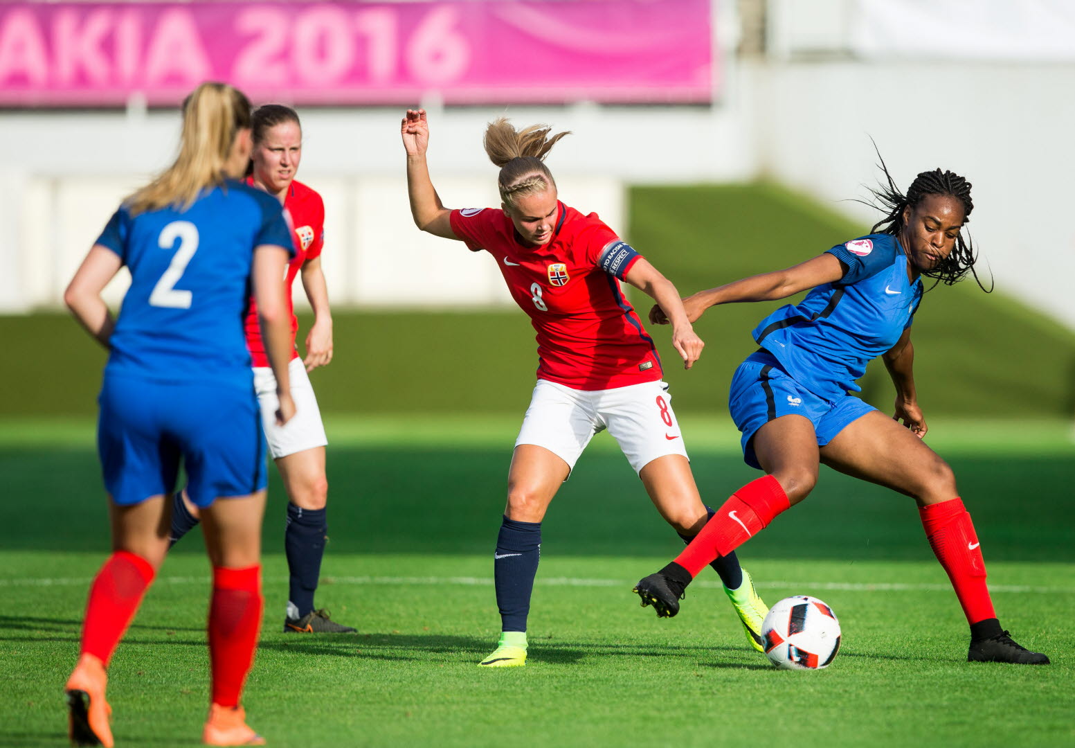 Katoto et les Bleuettes sont restées muettes (photo UEFA.com) Katoto et les Bleuettes sont restées muettes (photo UEFA.com)