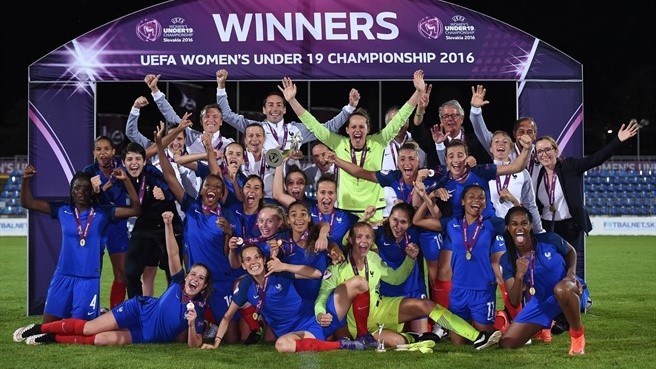 Les Bleuettes championnes (photo UEFA.com)