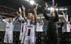 Les Lyonnaises fêtent la qualification avec leur public (photo UEFA.com)