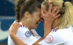 Signe Bruun félicitée par Ada Hegerberg (capture TV)