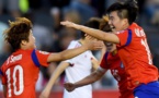 Sooyun Kim célèbre avec Soyun Ji le but de la qualification (photo FIFA.com)