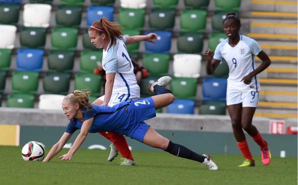 U19 - ANGLETERRE - FRANCE : 3-1, les Bleuettes payent cash leurs erreurs