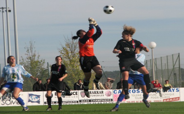 Lyon reprend la tête de la D1