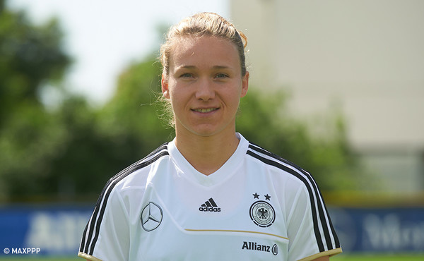 #D1F - L'OL officialise l'arrivée de Josephine HENNING