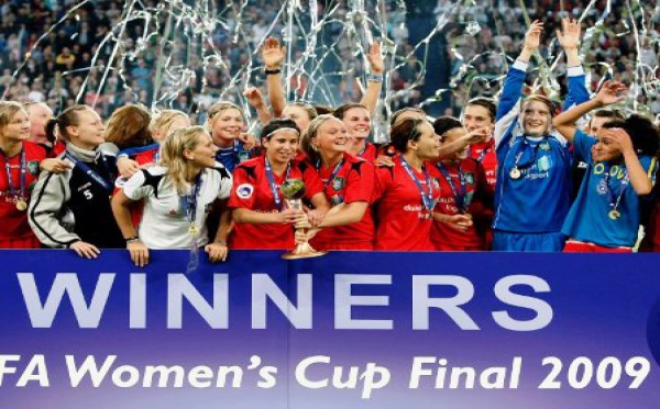 Coupe UEFA : Duisburg triomphe