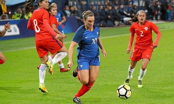 Bleues - Léa LE GARREC remplace Faustine ROBERT