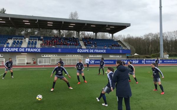 Bleues - DIANI forfait, CASCARINO appelée