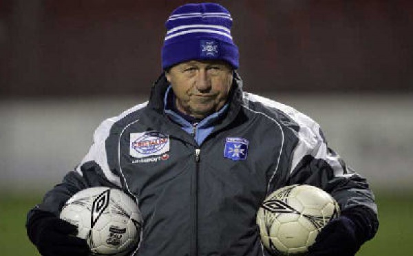 Guy ROUX : "On ne quitte pas un stade sans avoir récupéré tous les ballons !"