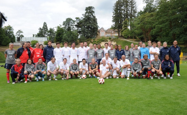 Le "duel" entre les Bleues et les journalistes vu par RMCinfo