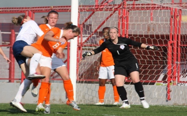 Bleues - Premier match de préparation face aux PAYS-BAS à Nîmes