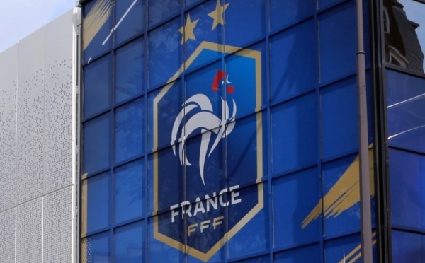 FFF - Tout le monde à l'arrêt sauf la D1 Arkema