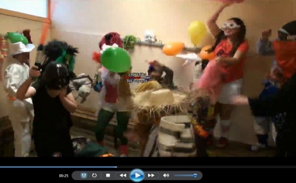 Insolite - Les filles de BOURG-PERONNAS (Ain) font leur harlem shake