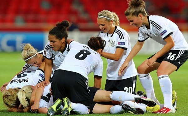 Euro 2013 - L'ALLEMAGNE réagit face à l'ISLANDE (3-0)